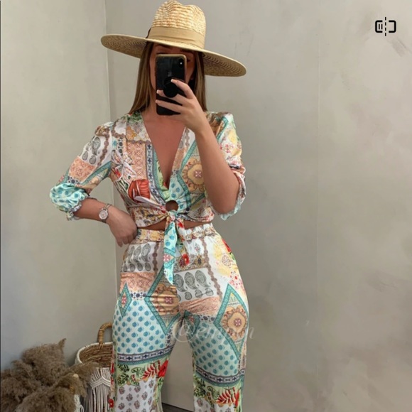 Selling top and bottom - Picture 1 of 1